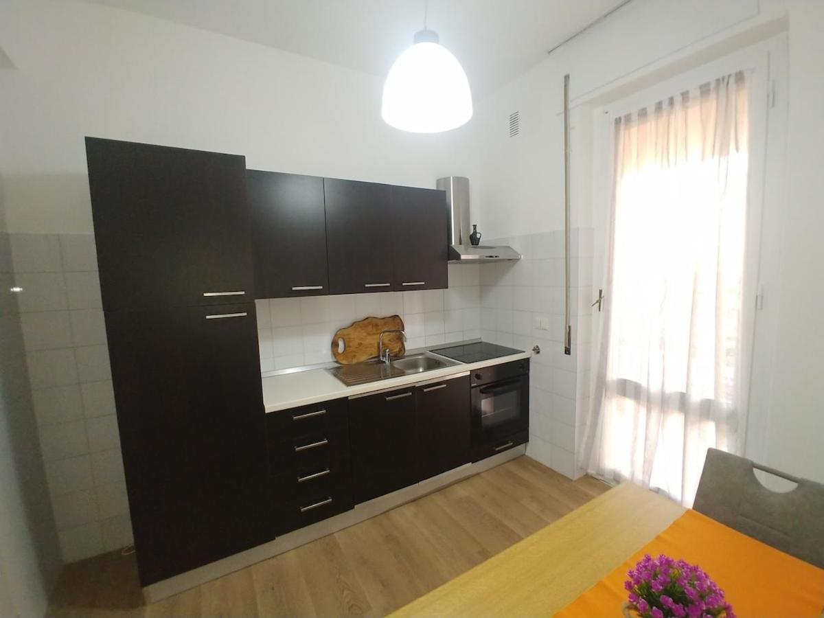 Super Vista Al Grattacielo Di Lavagna Apartment Exterior photo